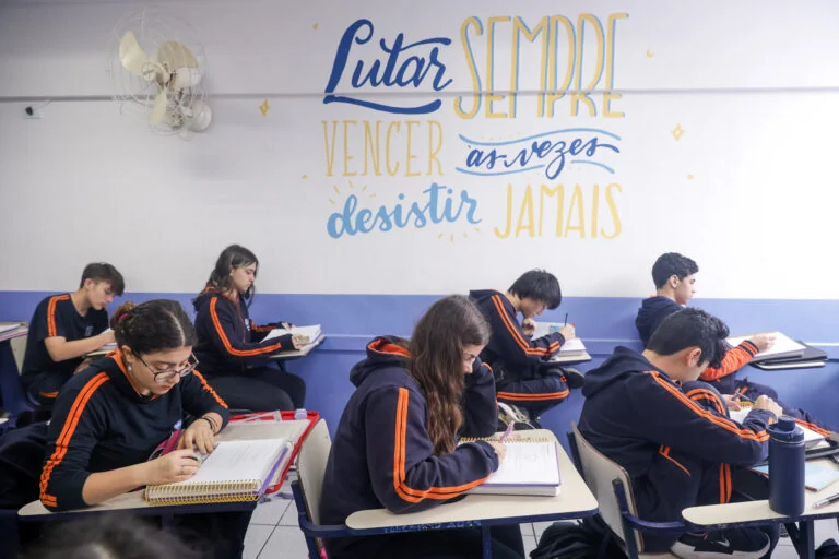 Aula de música com as crianças